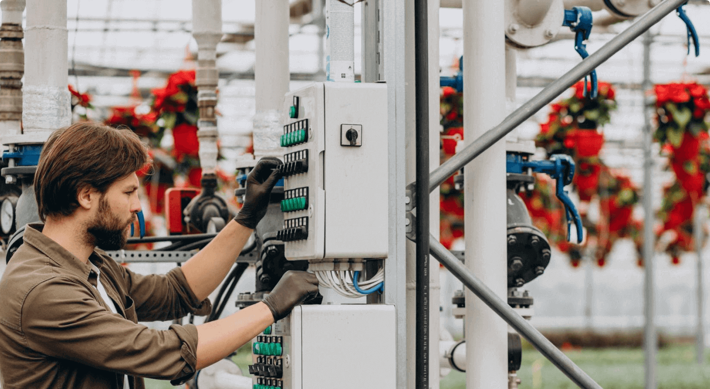 Client discussing manpower and equipment requirements